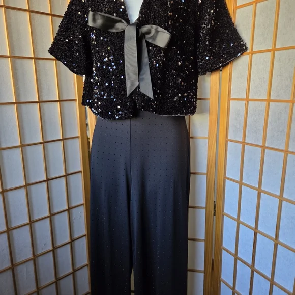 NWT WOMENS H&M BLACK SEQUINS & FRONT BOW CROPPED SHORT SLEEVE EVENING TOP SMALL - Picture 4 of 8